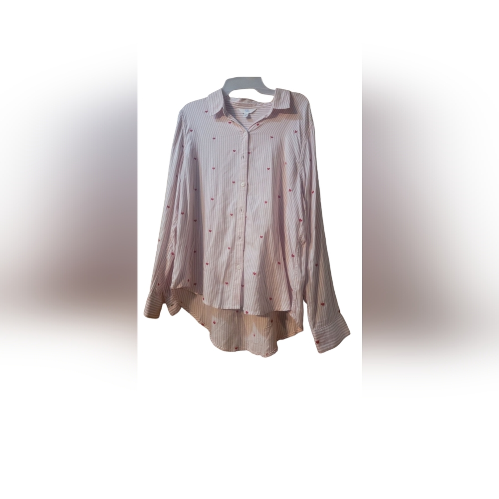 Cute button up blouse